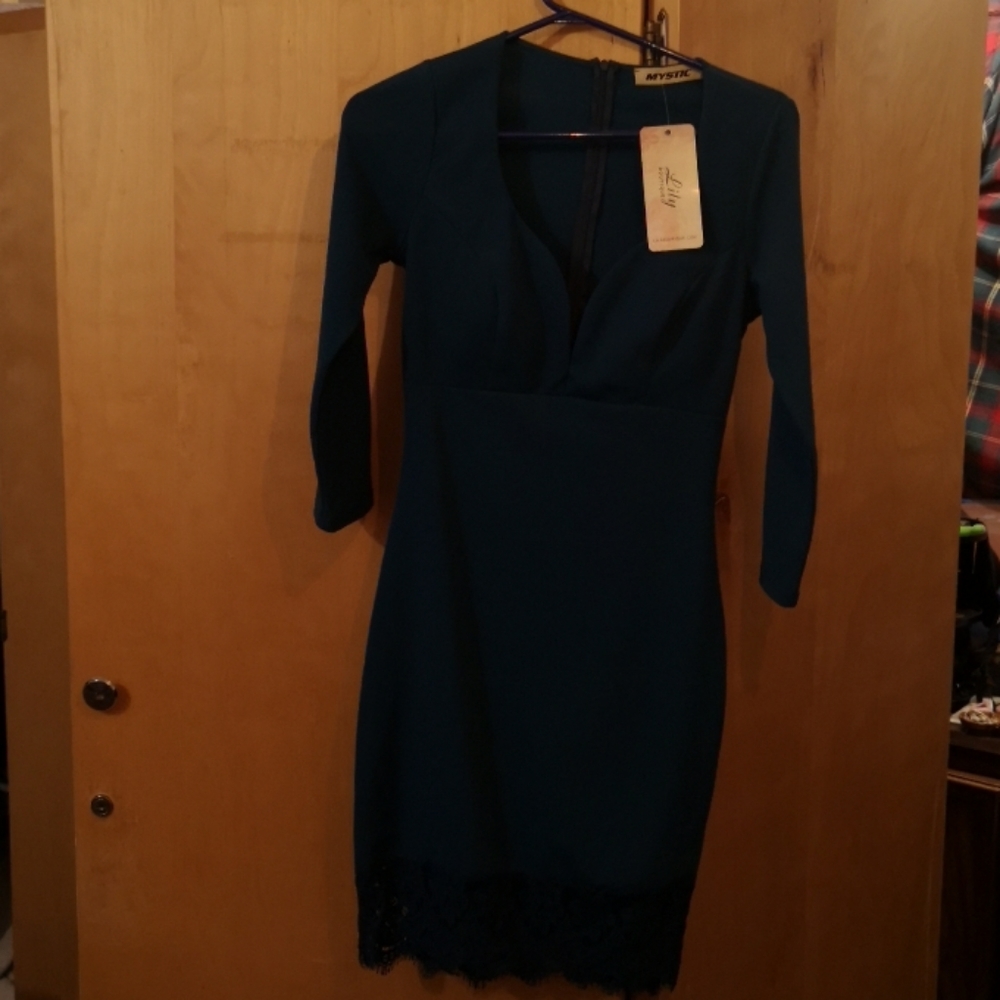 Dress - Picture 5 of 5